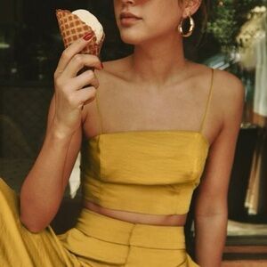 Le Rumi Gold Crop Top Size Small